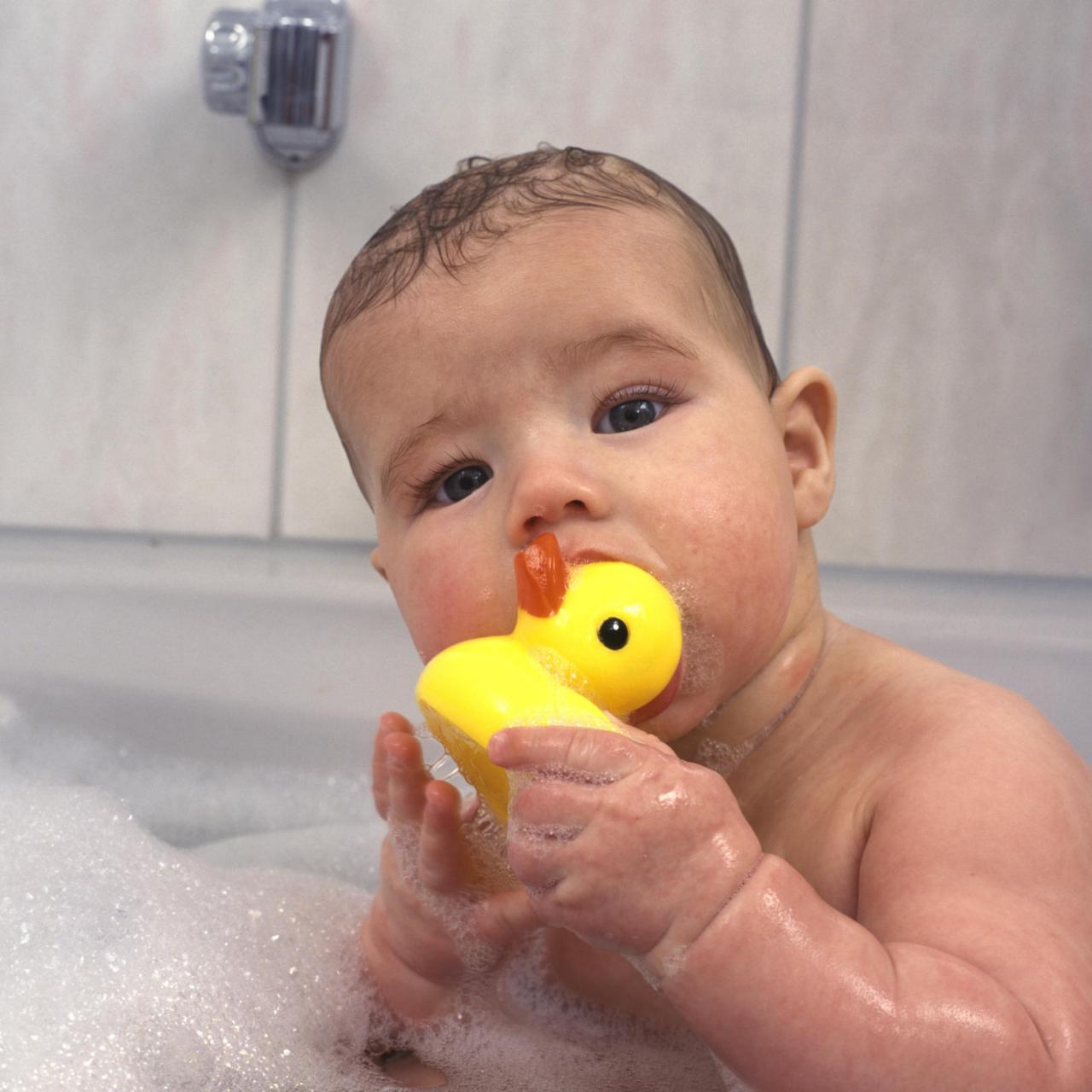 Floating Rubber Duck Family – Bath Toys 0m+