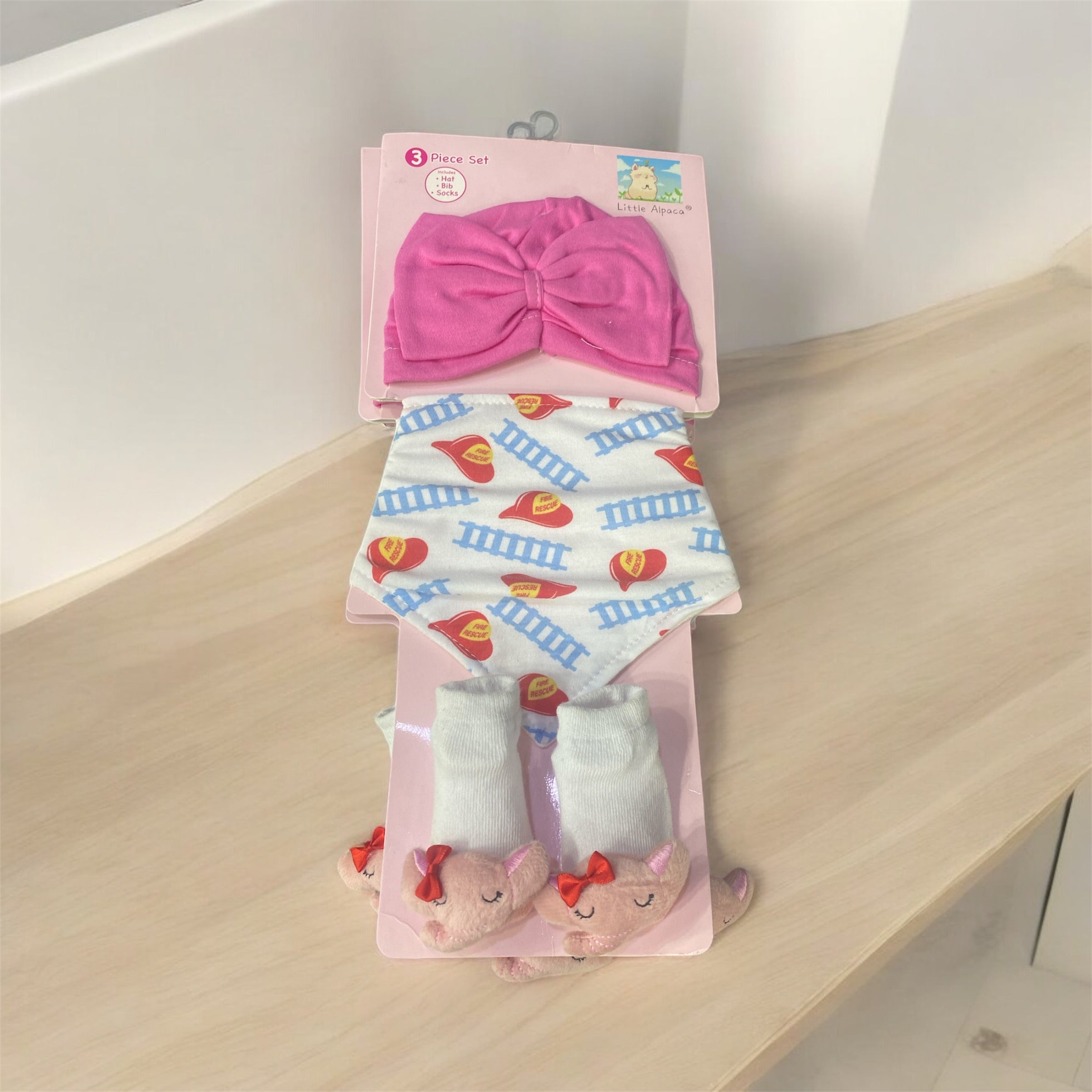 Baby cap & bib set