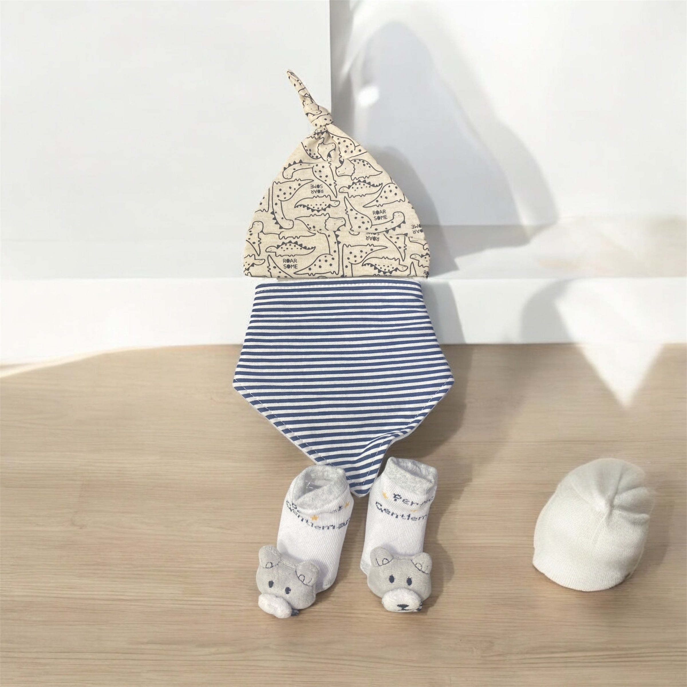 Baby cap & bib set